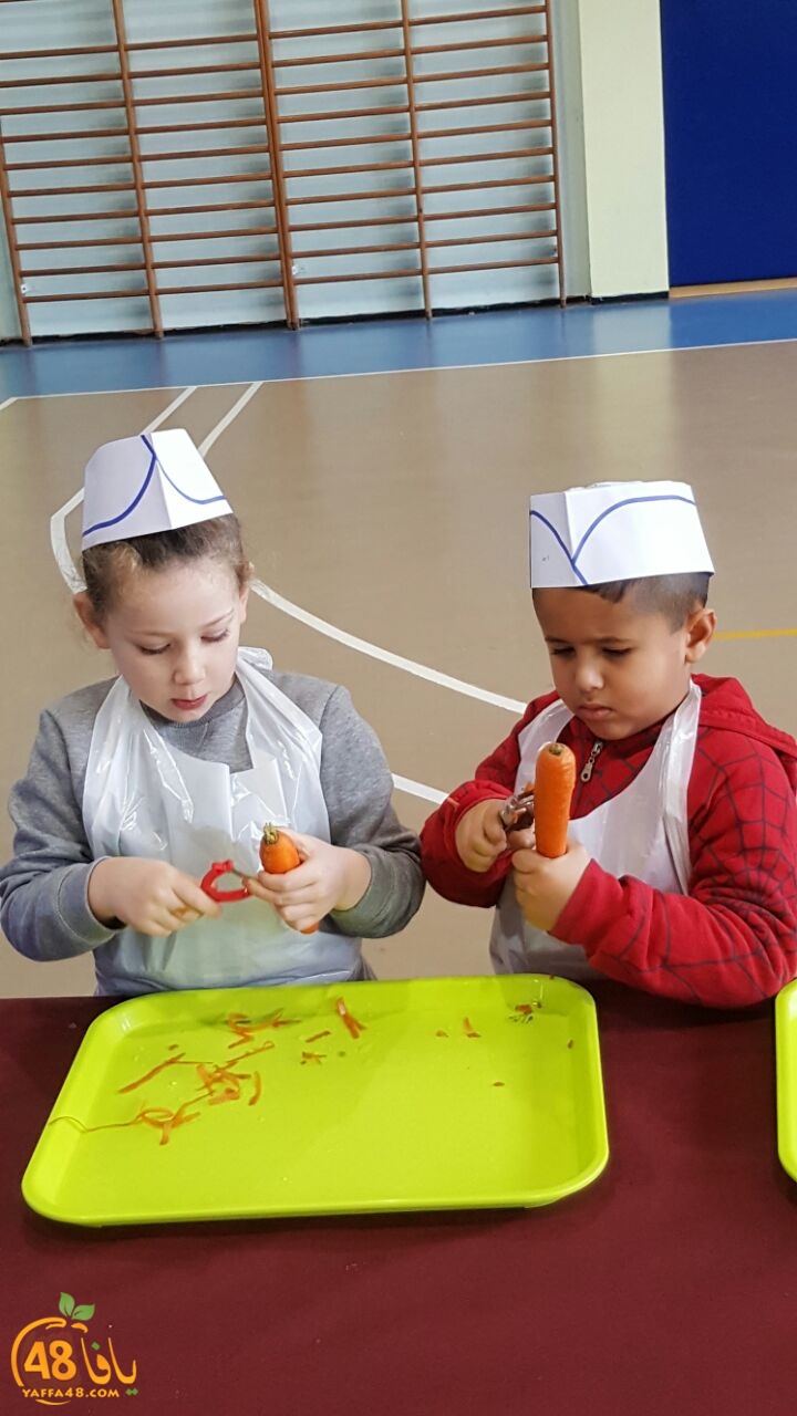 eating jamhriy yaffa (17).jpg